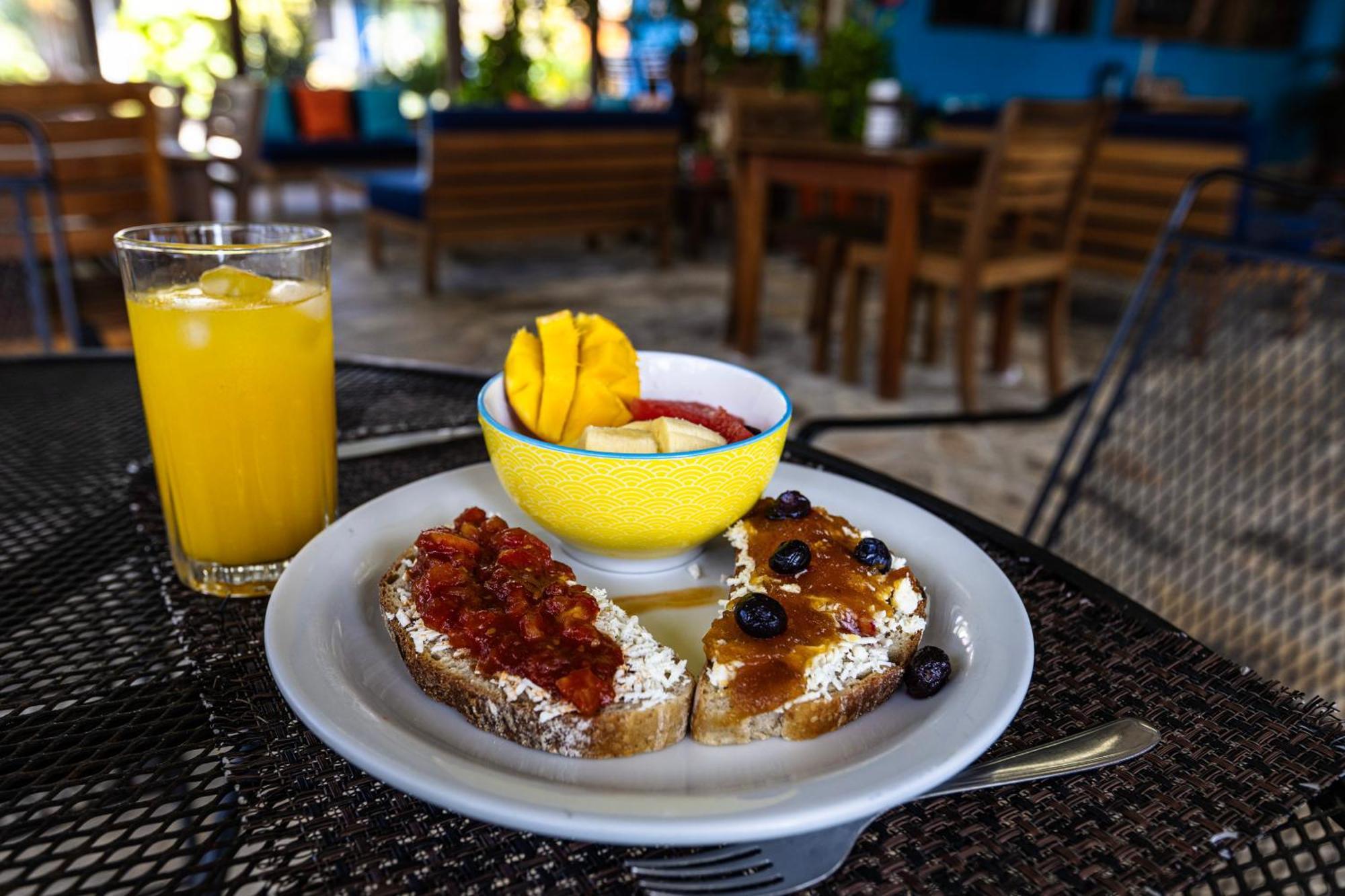 Xalli Beach Hotel Altagracia Bagian luar foto